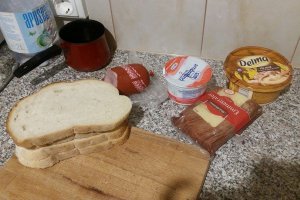 Sandwich-uri calde la cuptor