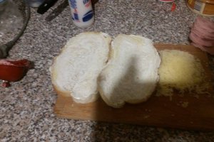 Sandwich-uri calde la cuptor