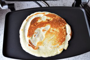 Clatite pufoase reteta cu pepene galben