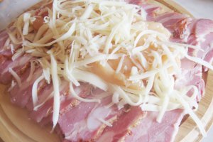 Piept de pui imbracat in bacon