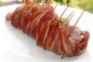 Piept de pui imbracat in bacon
