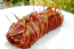 Piept de pui imbracat in bacon