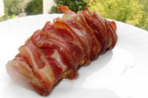 Piept de pui imbracat in bacon