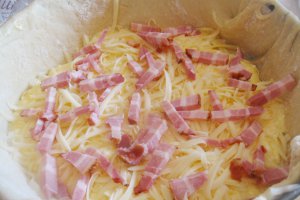 Tarta cu bacon si porumb
