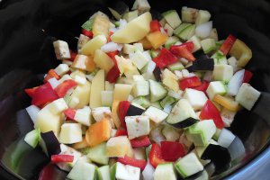 Mancare de legume cu masline si ierburi de provence la slow cooker Crock-Pot 4,7 L