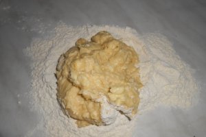 Tarta cu prune si crumble