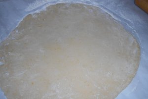 Tarta cu prune si crumble