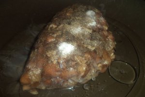 Ciuperci de roua in sos de smantana cu piure de cartofi