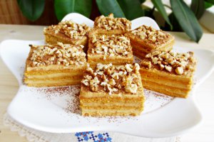 Desert prajitura Deliciu cu caramel