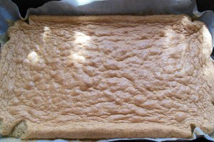 Prajitura cu zmeura si crema de ciocolata cu menta