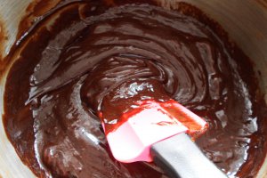 Impletitura cu ciocolata si alune de padure la slow cooker Crock-Pot
