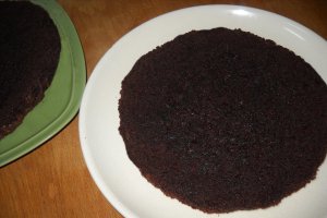 Tort brownies cu mini choux-uri