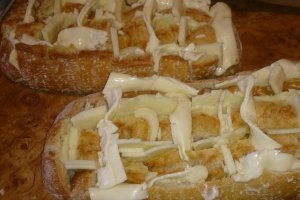 Ciabatta cu cascaval si ceapa verde
