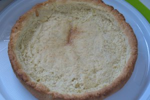 Tarta cu crema de vanilie si capsuni