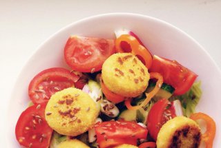 Salata cu branza de capra pane