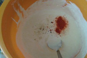 Cartofi cu ciuperci, smantana si cascaval Delaco la cuptor