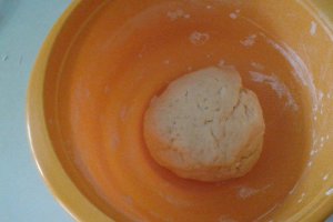 Tarta cu prune si iaurt