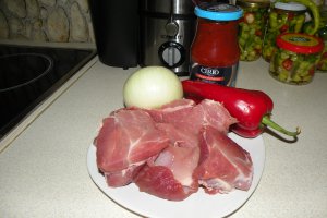 Tocanita din carne de porc cu orez si sos de rosii Cirio.