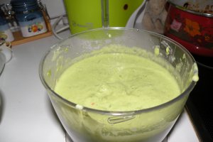 Piure de mazare cu smantana si carnati semiafumati