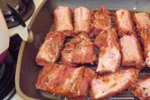 Coaste la cuptor cu sos BBQ