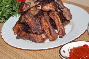 Coaste la cuptor cu sos BBQ