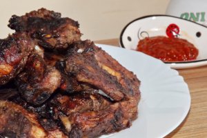 Coaste la cuptor cu sos BBQ