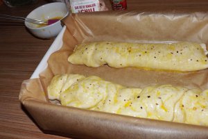Placinte sarate cu ciuperci brune