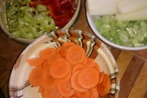 Tocanita cu carne de curcan si multe legume