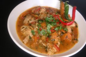 Tocanita cu carne de curcan si multe legume