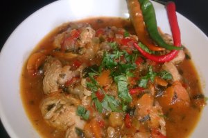 Tocanita cu carne de curcan si multe legume