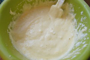Prajitura cu mere, pere, frisca si caramel