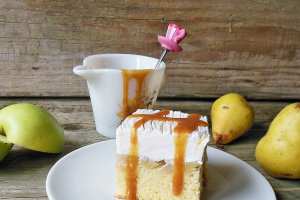 Prajitura cu mere, pere, frisca si caramel