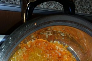 Cannelloni cu carne si sos de rosii