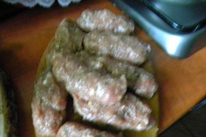 Mici din carne de porc și carne de vită