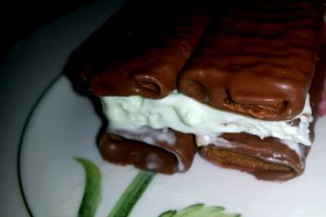 Prajitura Mille- feuille cu înghețată si gavottes