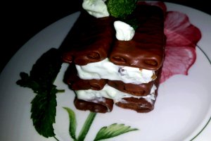 Prajitura Mille- feuille cu înghețată si gavottes