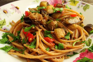 Spaghete integrale cu legume si  ton
