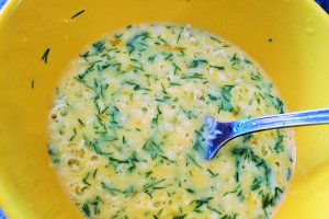 Omleta cu ciuperci si somon afumat in sos de hrean