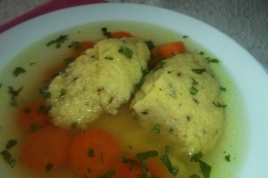 Supa de galuste cu chimen si turmeric