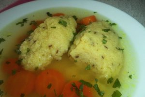 Supa de galuste cu chimen si turmeric