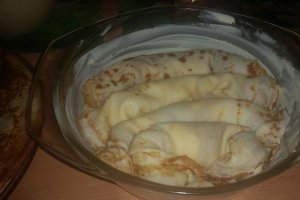 Clatite cu branza dulce si smantana la cuptor