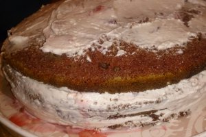 Tort cu crema mascarpone, visine si lime