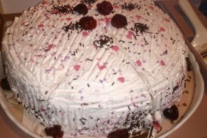 Tort cu crema mascarpone, visine si lime