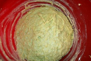Cornuri pufoase cu mere si scortisoara