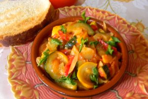 Ghiveci cu zucchini