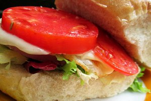 Sandwich cu ou si mortadella