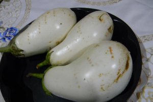 Salata de vinete albe cu iaurt si susan