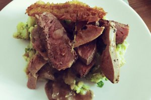 Steak de vita cu Ficat, Pancetta si Piure cu Varza de Bruxelles