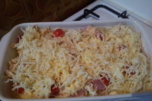 Cartofi la cuptor cu piept de pui si branza