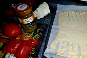 Rulada "cosiță" cu pesto